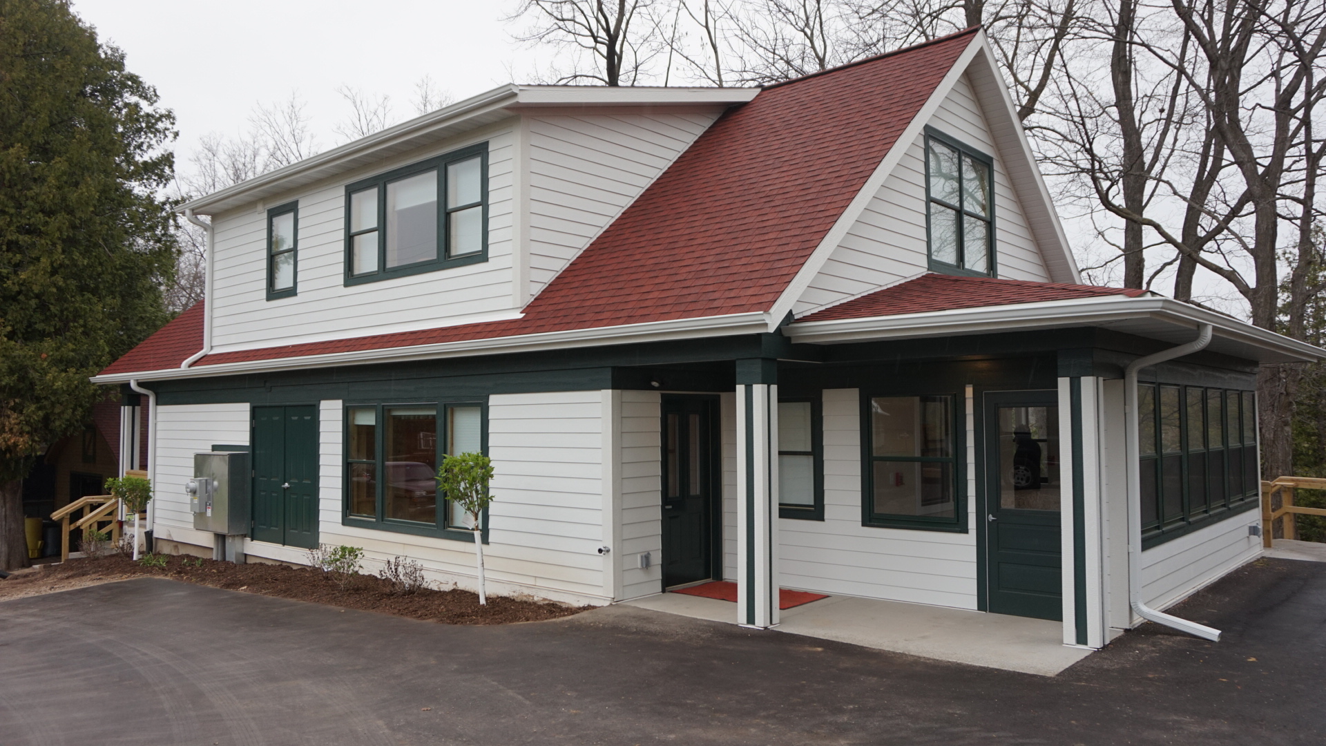 outer look at the cottage 