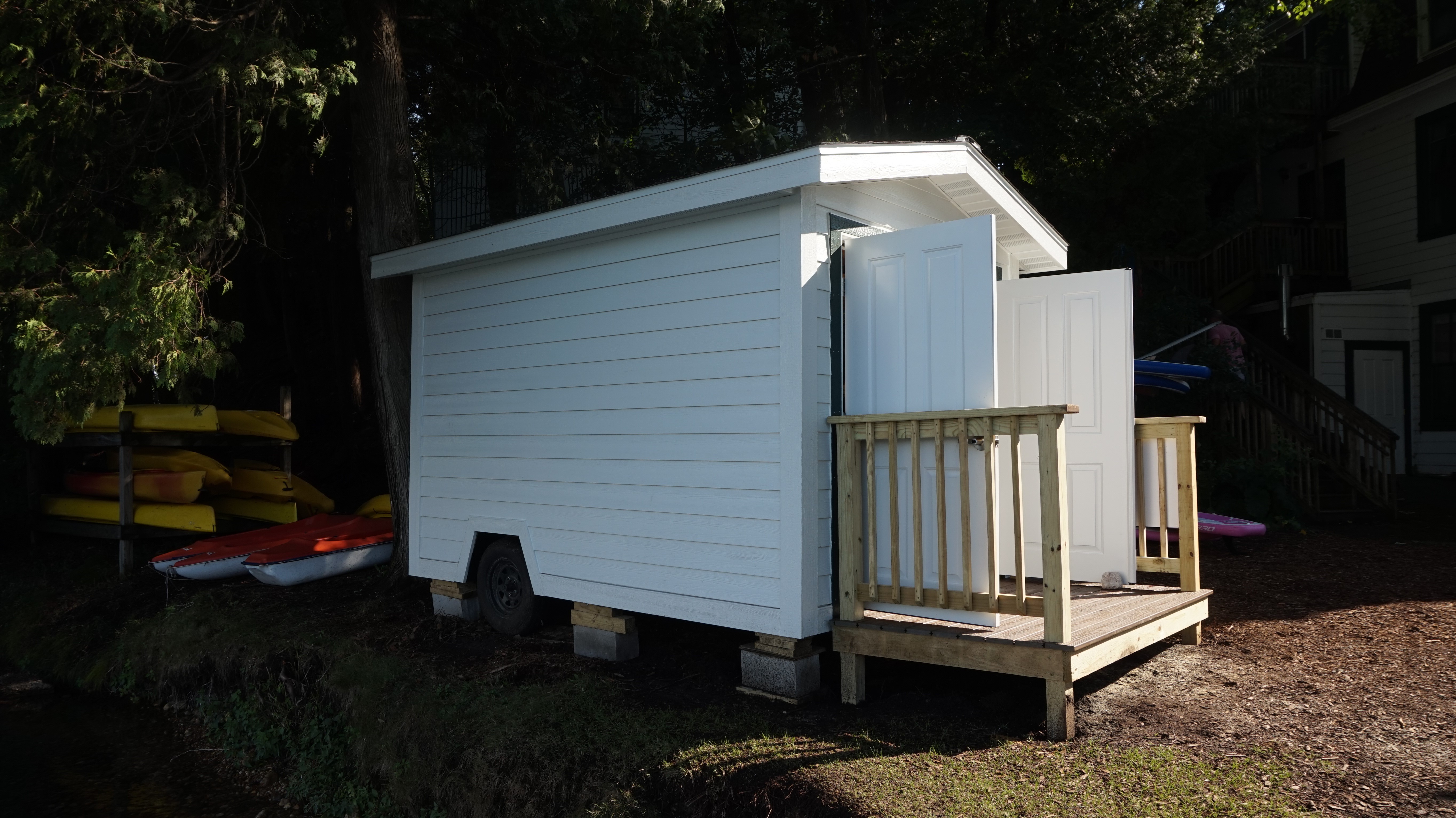 lifejacket hut 